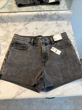 Express Grey Washed midi mid-Rise Denim Shorts - Express NWT size 8